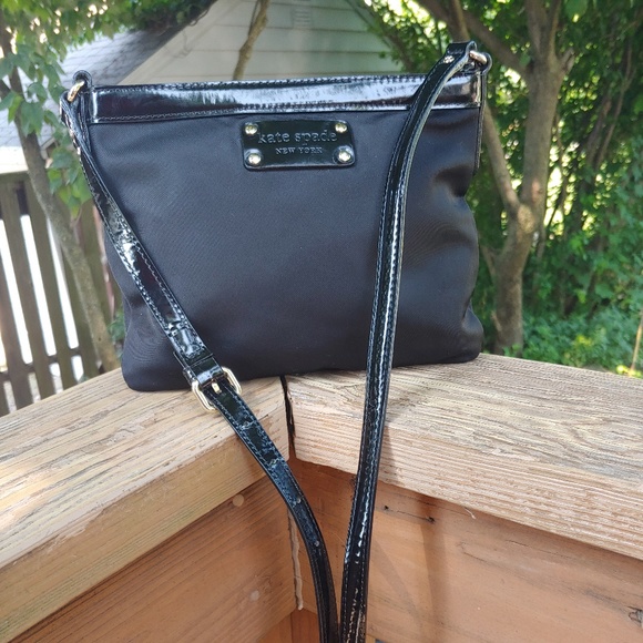 kate spade Handbags - Kate Spade crossbody